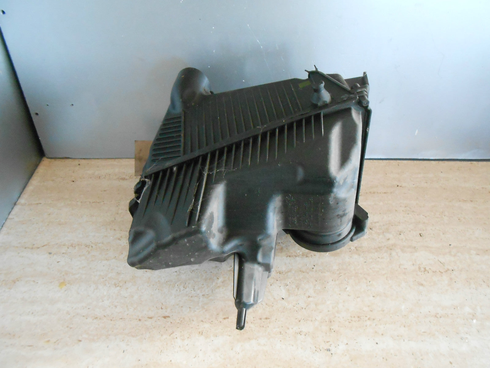 RENAULT KANGOO MK2 2011 1.5 DCI 85 AIR INTAKE FILTER BOX & ELEMENT 8200788196