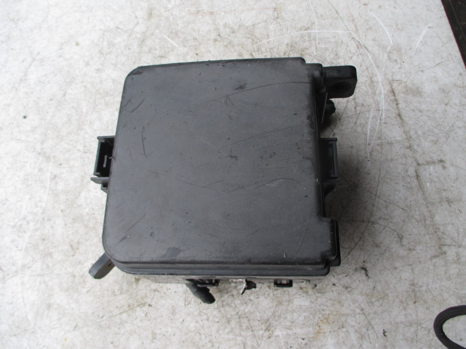 HYUNDAI I30 MK1 1.6 2010 FUSE BOX RELAY MODULE