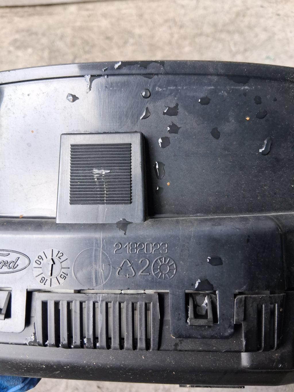 2011 FORD FOCUS SPEEDOMETER 2182023