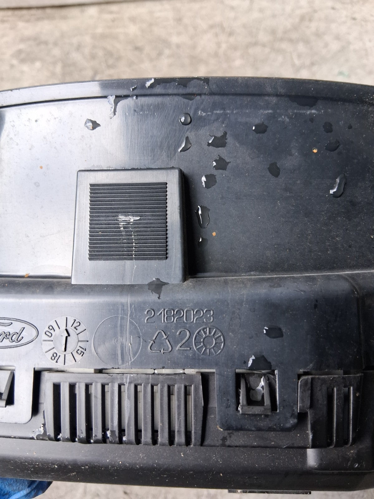 2011 FORD FOCUS SPEEDOMETER 2182023