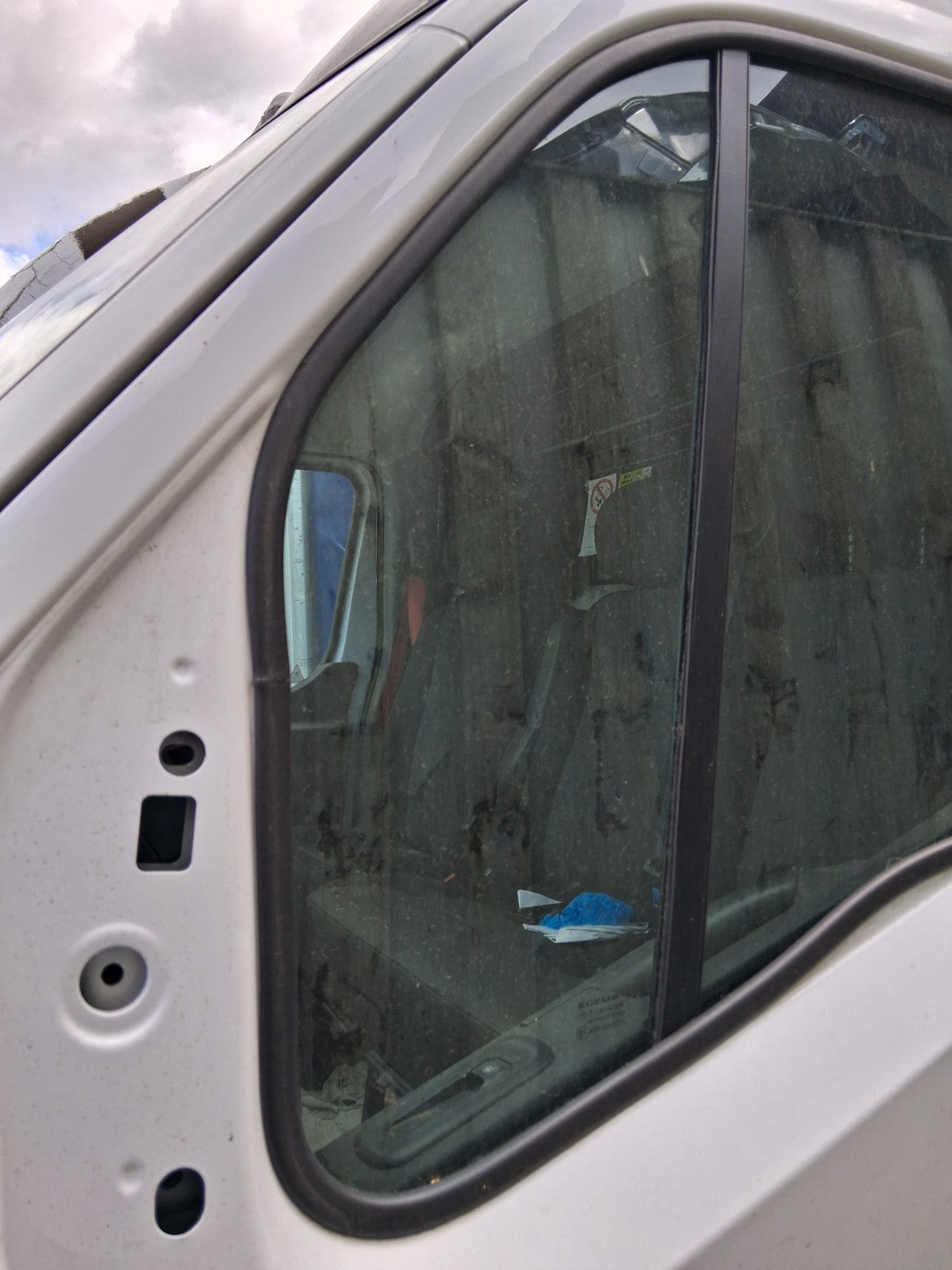2024 RENAULT MASTER MK3 NSF PASSENGER SIDE FRONT QUARTER WINDOW GLASS