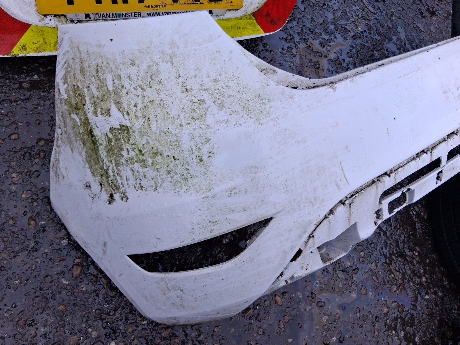 2017 FORD FIESTA 3 DOOR MK7 COMPLETE REAR BUMPER WHITE