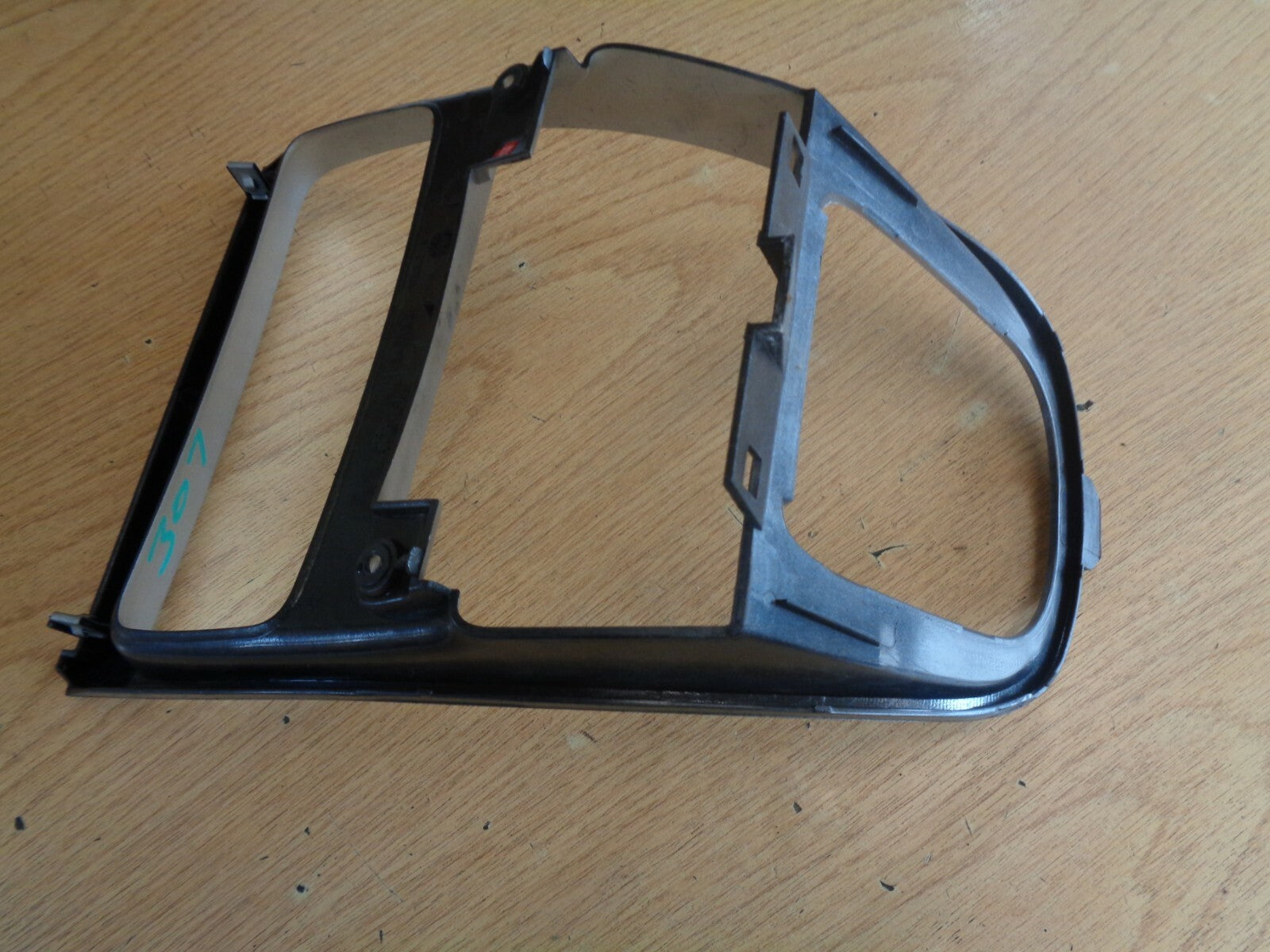PEUGEOT 307 2006 HDI CENTRE CONSOLE GEAR STICK TRIM 9651943877