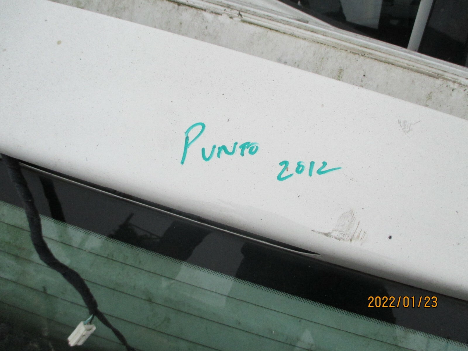 FIAT PUNTO 2012 MK3 REAR BOOTLID TAILGATE BOOT DAMAGED GLASS