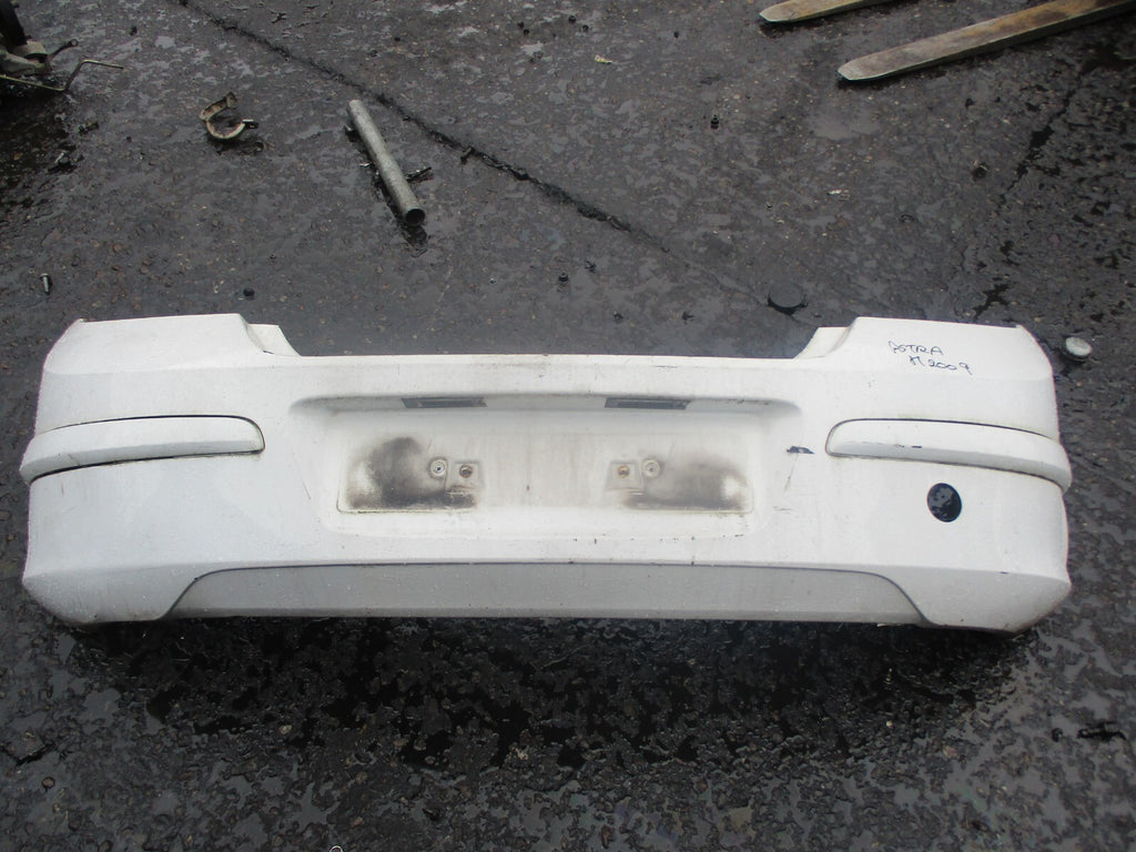 VAUXHALL ASTRA H 2009 HATCHBACK REAR COMPLETE BUMPER WHITE