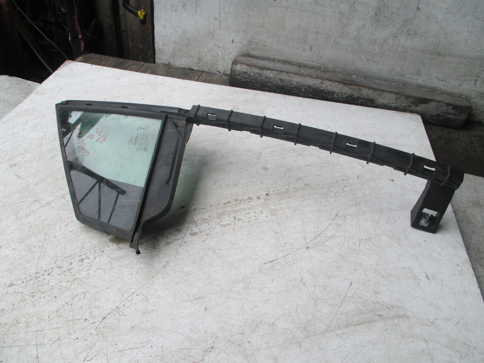 FORD MONDEO MK5 2016 NSF PASSENGER SIDE FRONT DOOR QUARTER WINDOW GLASS