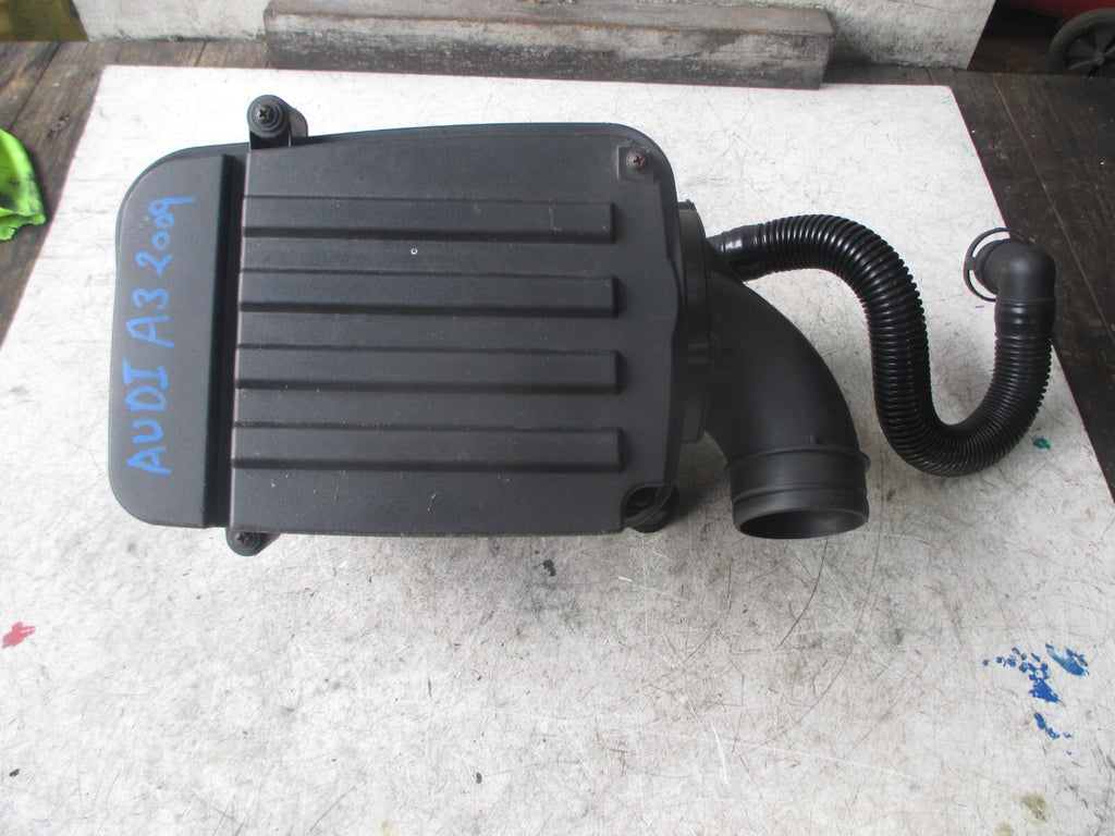 AUDI A3 8P 2009 AIR FILTER BOX 1F0129620