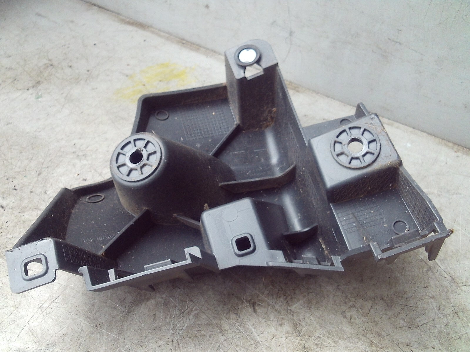 2021 CITROEN C4 MK3 NSR PASSENGER SIDE REAR LEFT BUMPER BRACKET 9831818980
