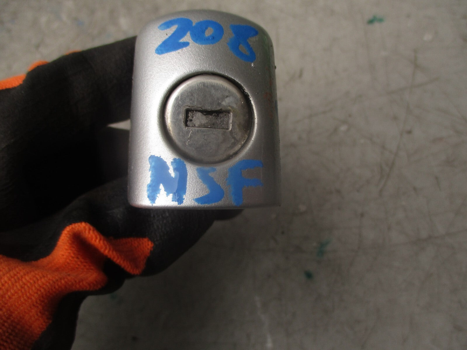 2015 PEUGEOT 208 5 DOOR NSF PASSENGER FRONT DOOR KEY LOCK