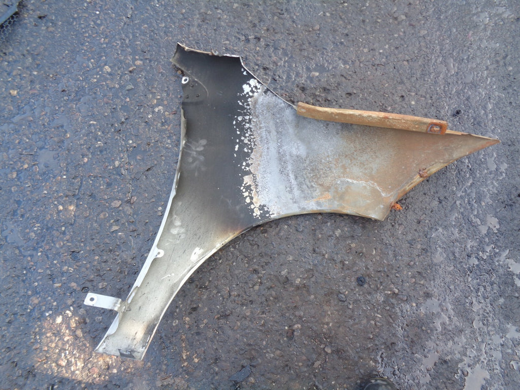 RENAULT MEGANE MK3 NS PASSENGER SIDE FRONT WING PANEL DAMAGED