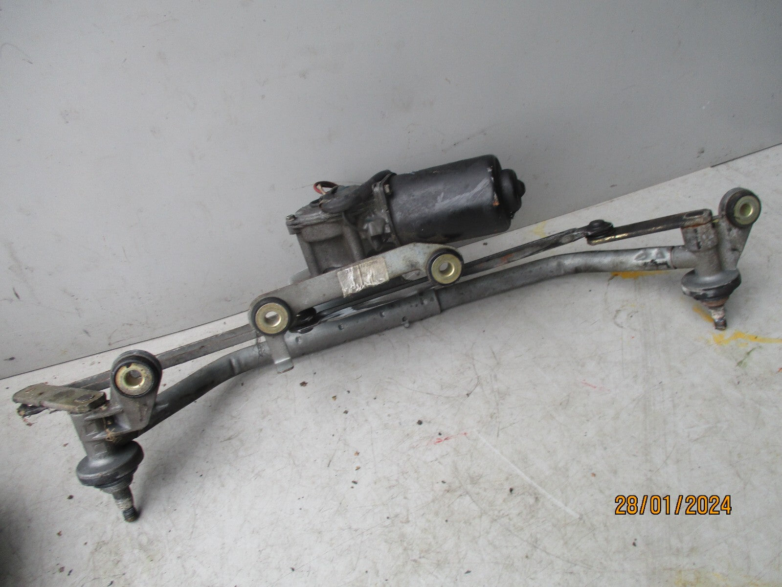 PEUGEOT EXPERT MK1 2004 FRONT WINDSCREEN WIPER MOTOR & LINKAGES