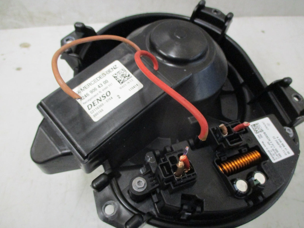 MERCEDES GLA 2014 HEATER AIR FAN BLOWER MOTOR RESISTOR ASSEMBLY A2469064300