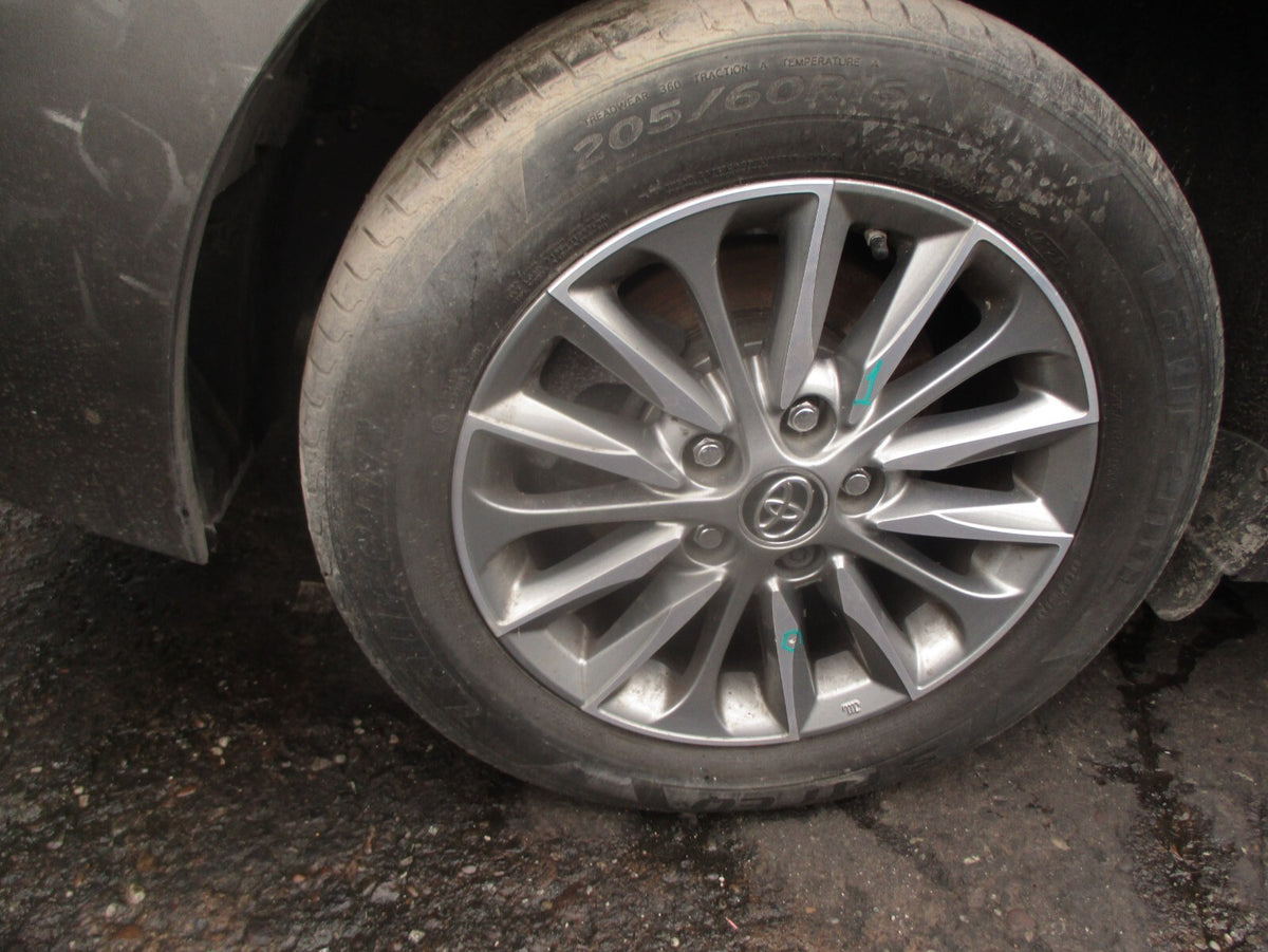 2017 TOYOTA VERSO 16 INCH ALLOY WHEEL WITH TYRE 205/60R16 REF 1
