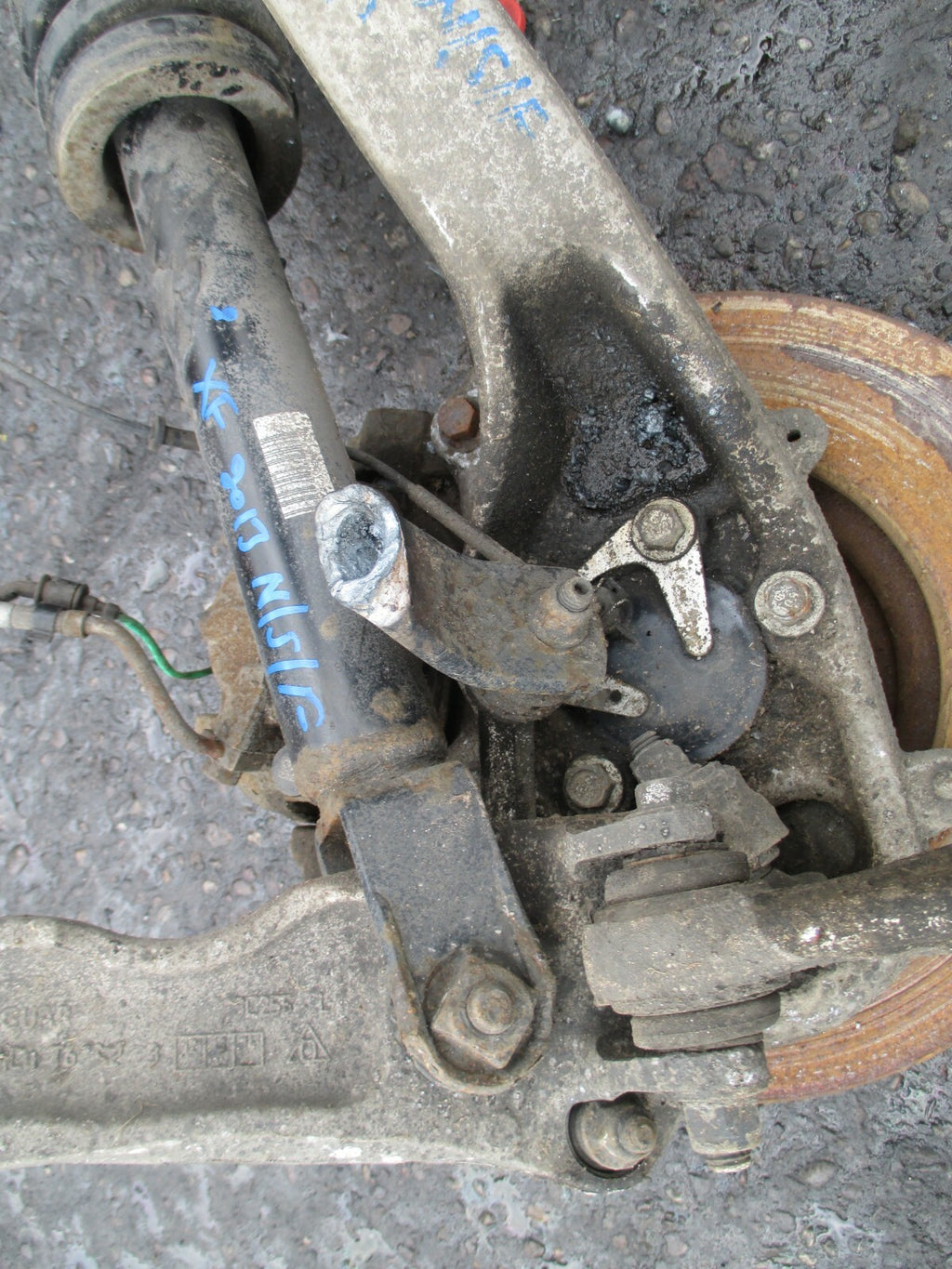 JAGUAR XF 2013 NSF PASSENGER SIDE FRONT BRAKE DISC CALIPER HUB SUPPORT ARM