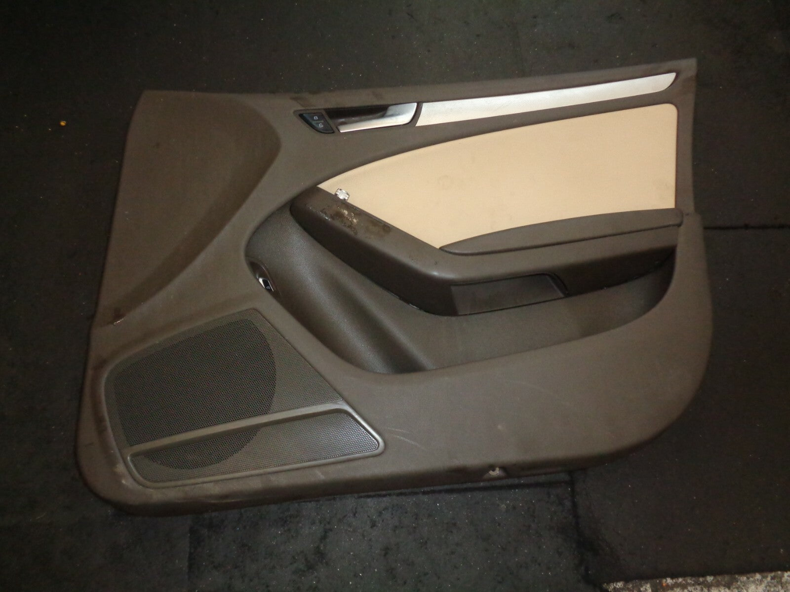 AUDI A4 B8 2014  OSF DRIVER SIDE FRONT COMPLETE DOORCARD BROWN CREAM 8K2867106