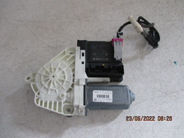 VW VOLKSWAGEN PASSAT B6 B7 NSF PASSENGER SIDE FRONT WINDOW MOTOR 1K0959702P