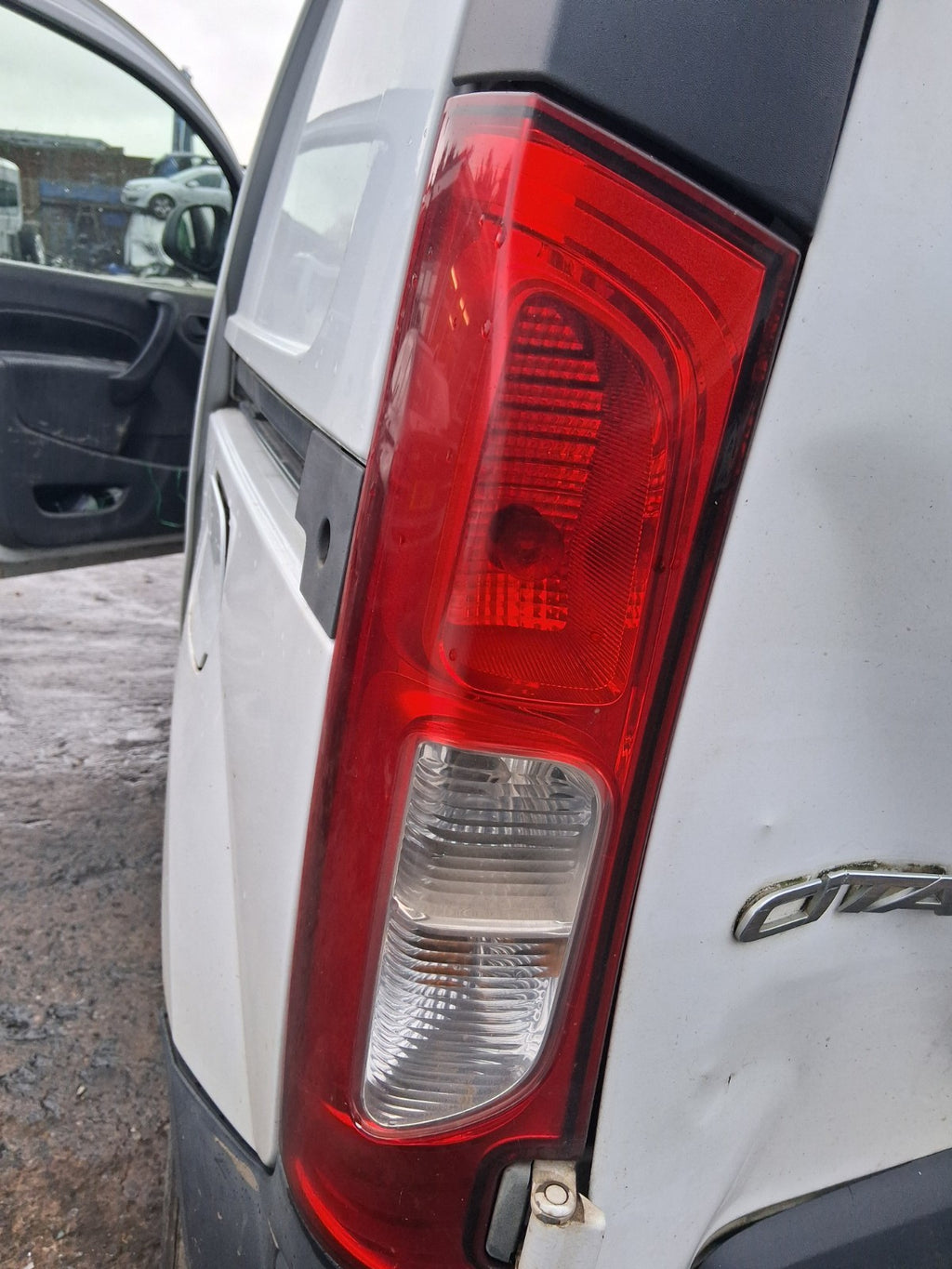 2016 MERCEDES CITAN W415 NSR PASSENGERR SIDE REAR LEFT TAIL LIGHT