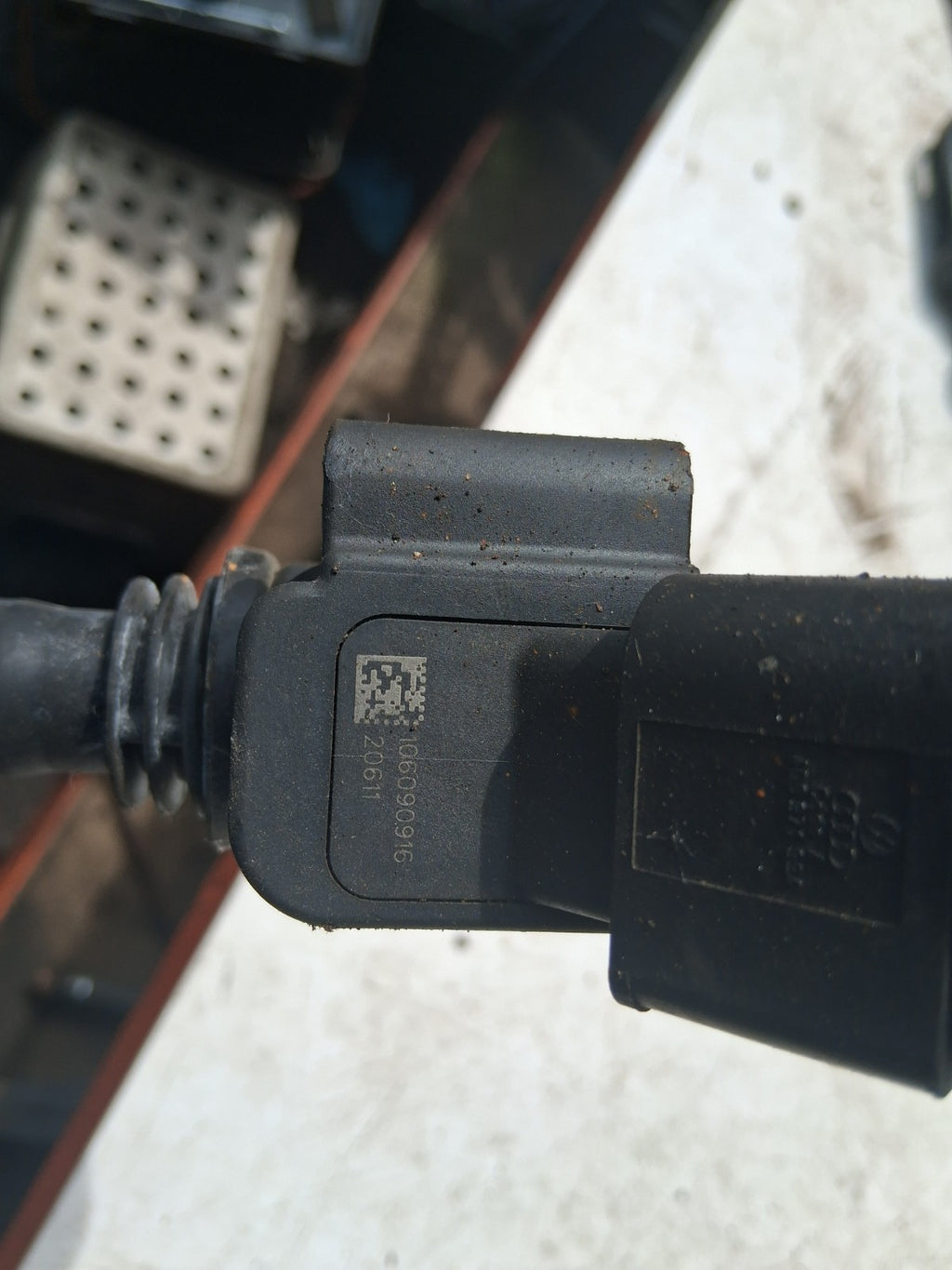 2016 VW VOLKSWAGEN POLO 1.2 PETROL IGNITION COIL 04E905110K