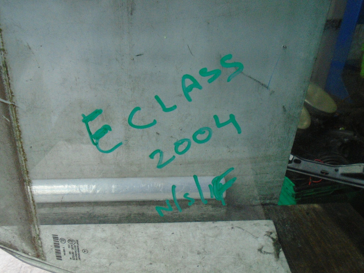 MERCEDES-BENZ E-CLASS 2004 W211 NSF FRONT PASSENGER SIDE WINDOW GLASS