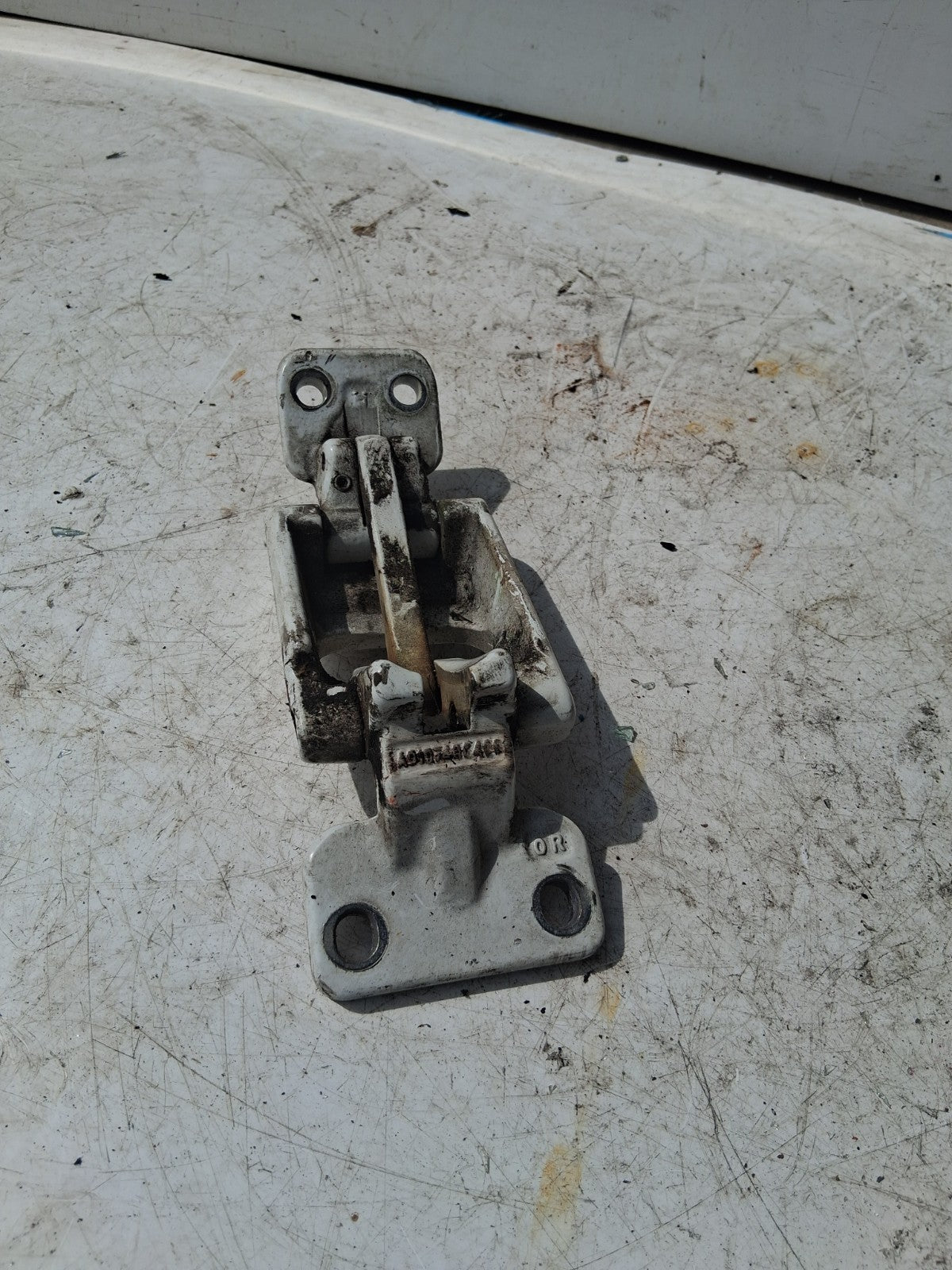 2020 MERCEDES BENZ SPRINTER W907 REAR UPPER RIGHT DRIVER DOOR HINGE A9107406400