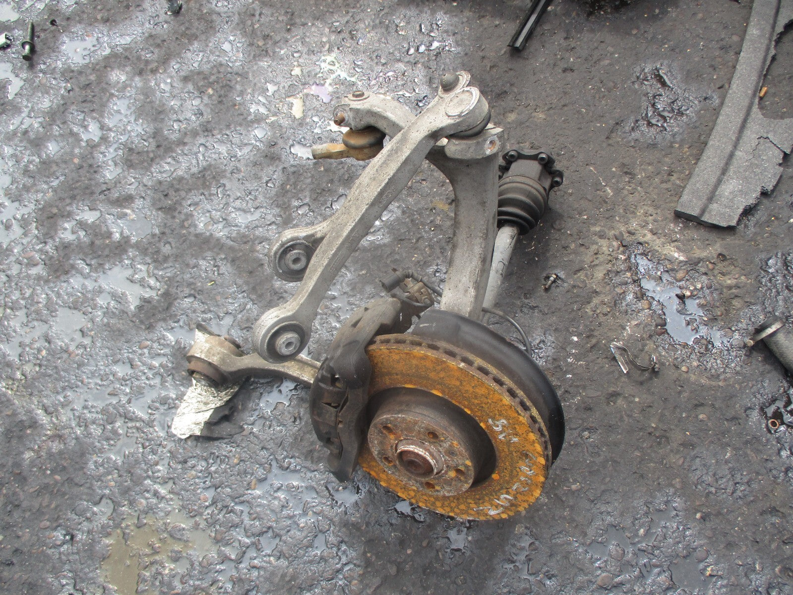 AUDI A8 2007 3.0 DIESEL NSF PASSENGER SIDE FRONT SUSPENSION LEG 4E0407272P
