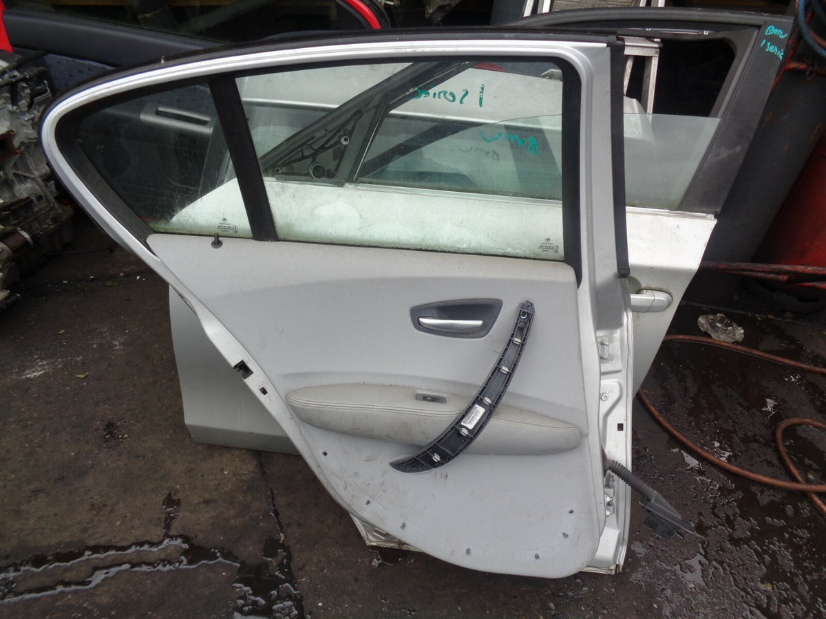 BMW 1 SERIES E87 5 DOOR PASSENGER SIDE REAR COMPLETE DOOR SILVER