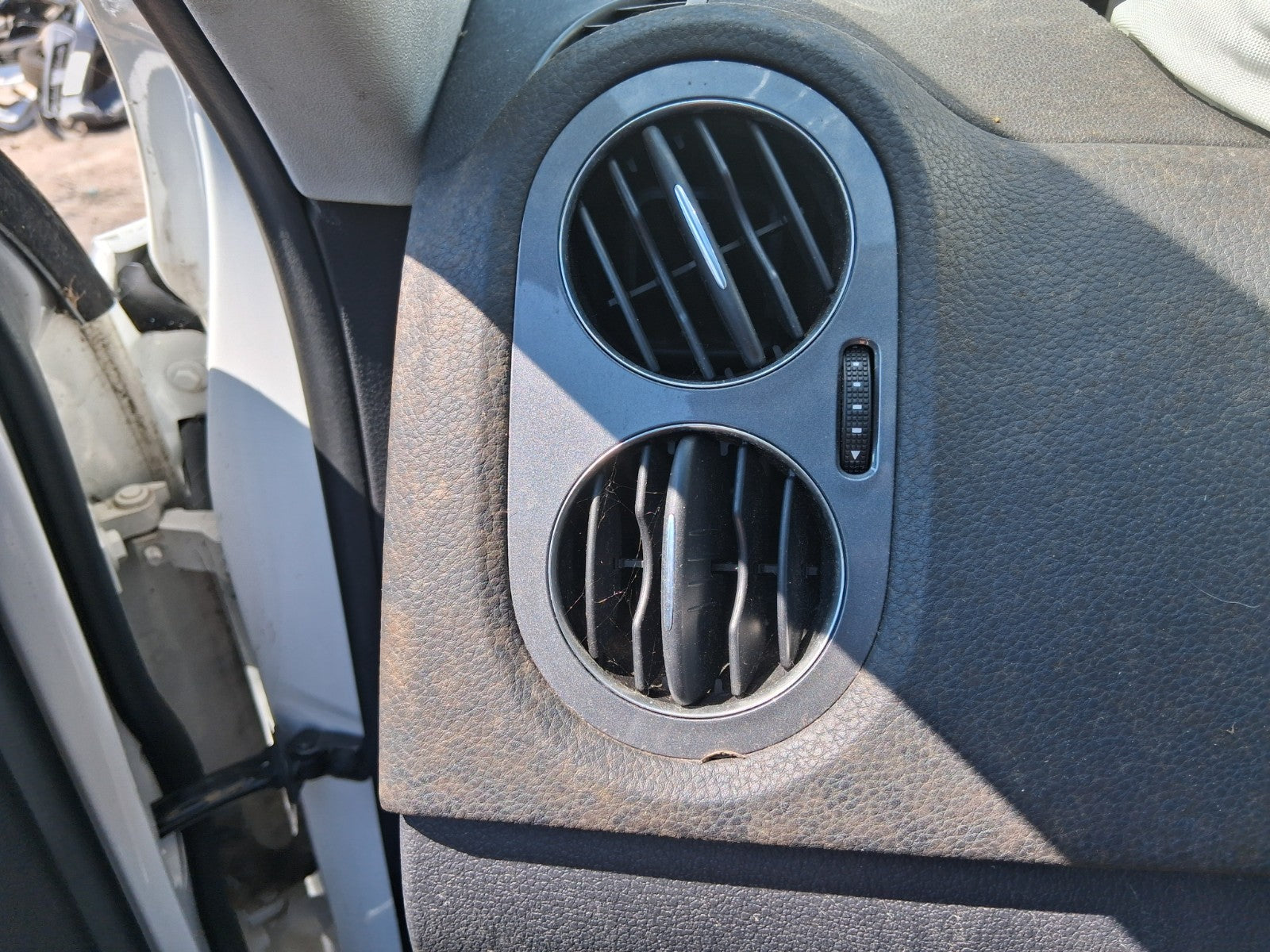 2013 VW VOLKSWAGEN TIGUAN MK1 NS PASSENGER SIDE INTERIOR AIR VENTS