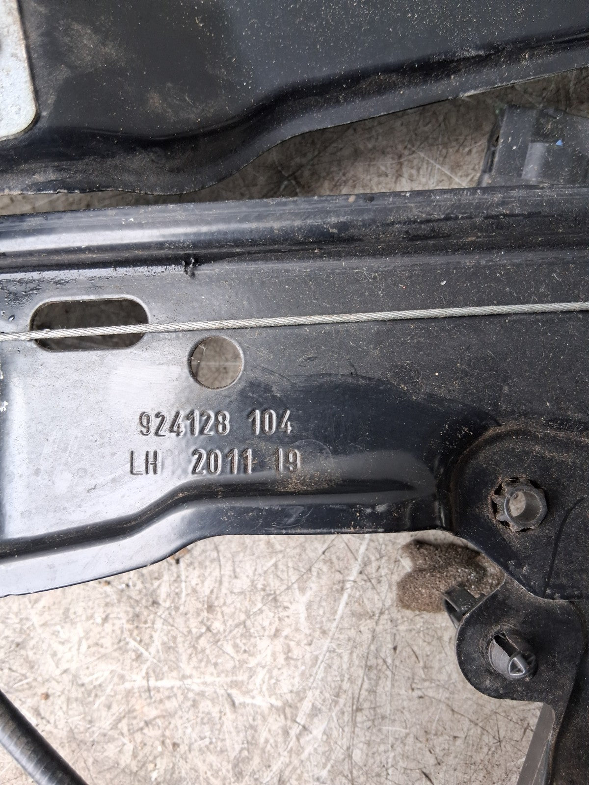 2011 FORD FOCUS SIDE FRONT WINDOW REGULATOR AND MOTOR 924128 104
