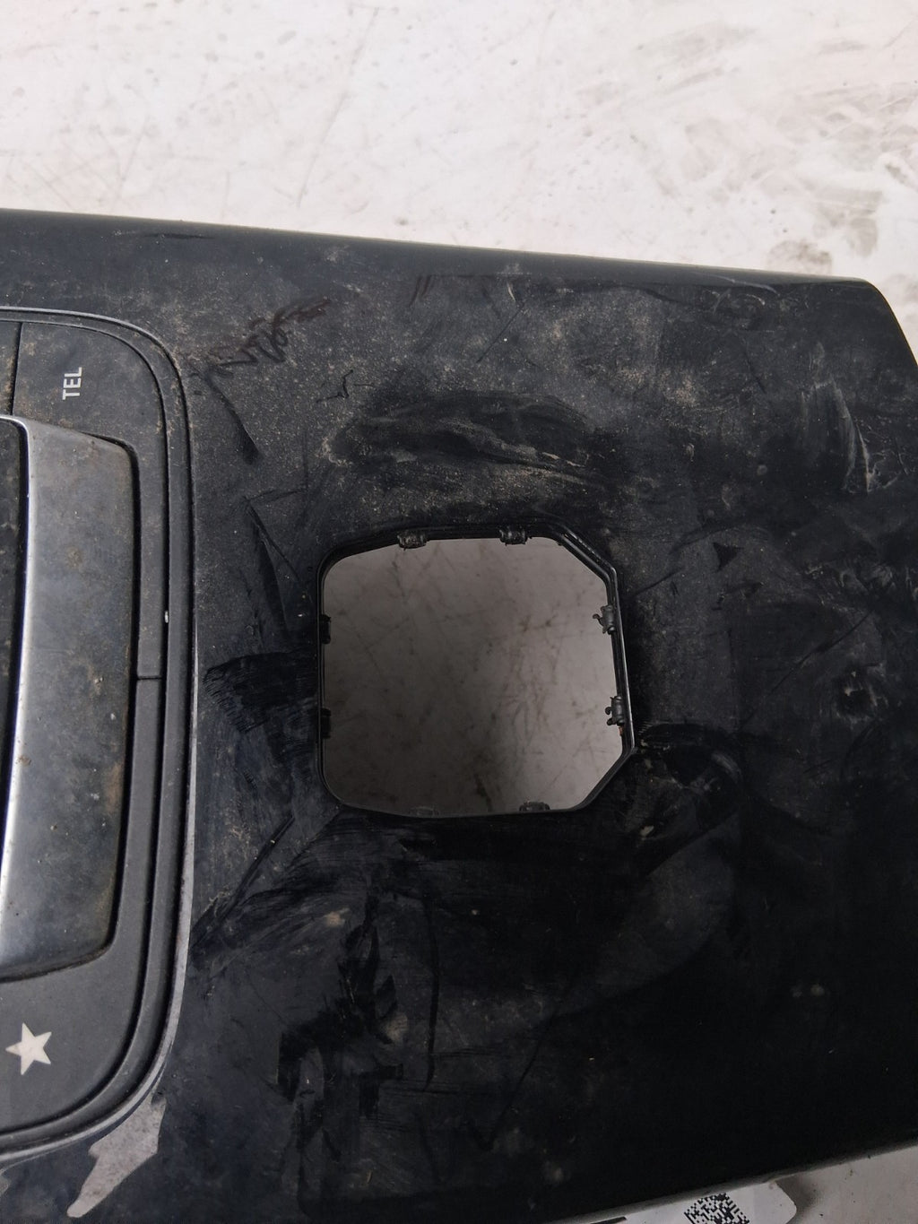 2019 MERCEDES-BENZ A CLASS CENTRE CONSOLE STORAGE PANEL A17768061