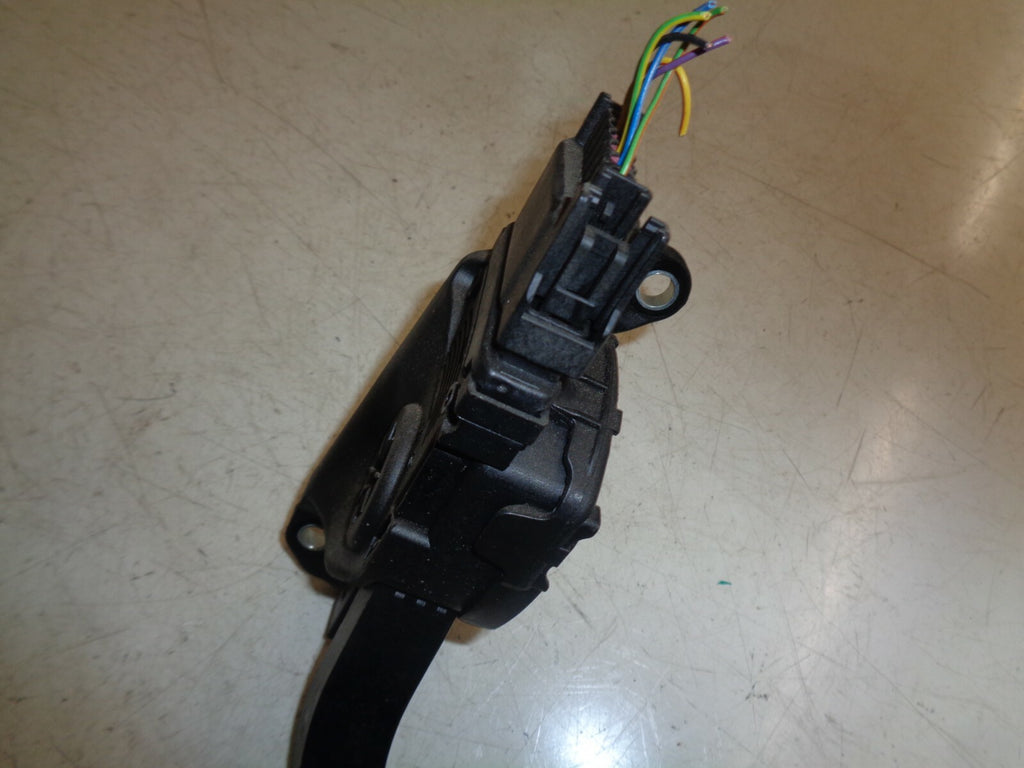 FORD FIESTA MK7 2017 1.25 PETROL ACCELERATOR THROTTLE PEDAL 8V219F836AB