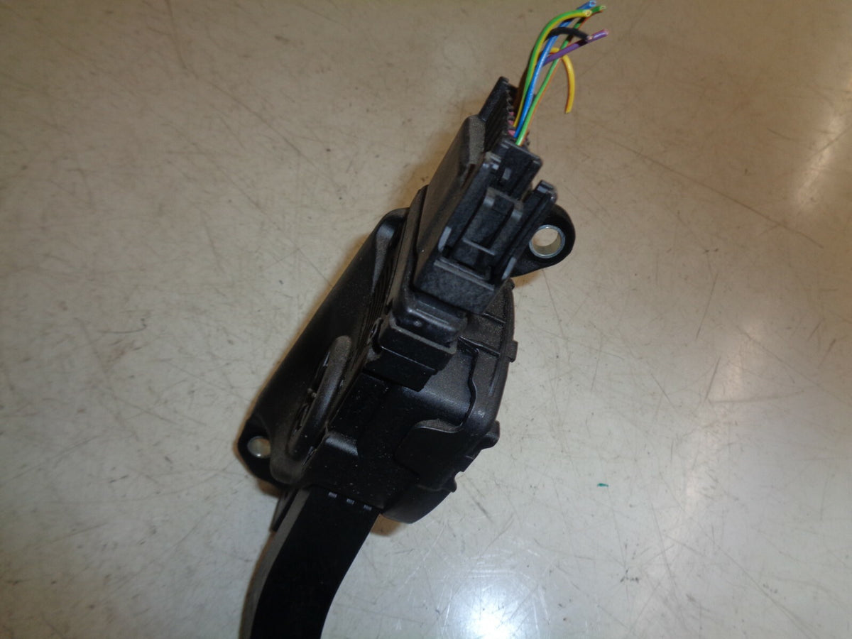FORD FIESTA MK7 2017 1.25 PETROL ACCELERATOR THROTTLE PEDAL 8V219F836AB