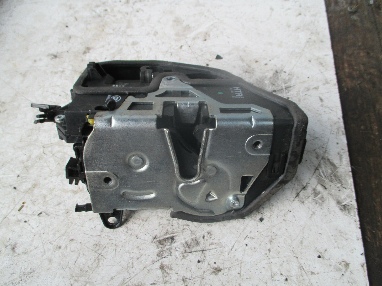 BMW 3 SERIES 2008 E90 OSR DRIVER SIDE REAR DOOR LOCK MECHNAISM 7060296