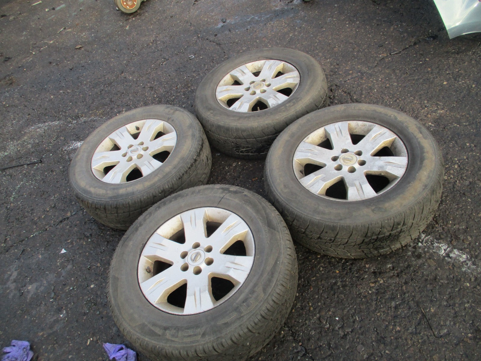2006 NISSAN PATHFINDER R51 4 x ALLOY WHEEL SET WITH TYRE 255/65R17