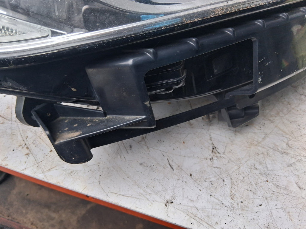 2017 FORD MONDEO MK5 OSF DRIVER SIDE FRONT RIGHT HEADLIGHT DAMAGED DS7313W029