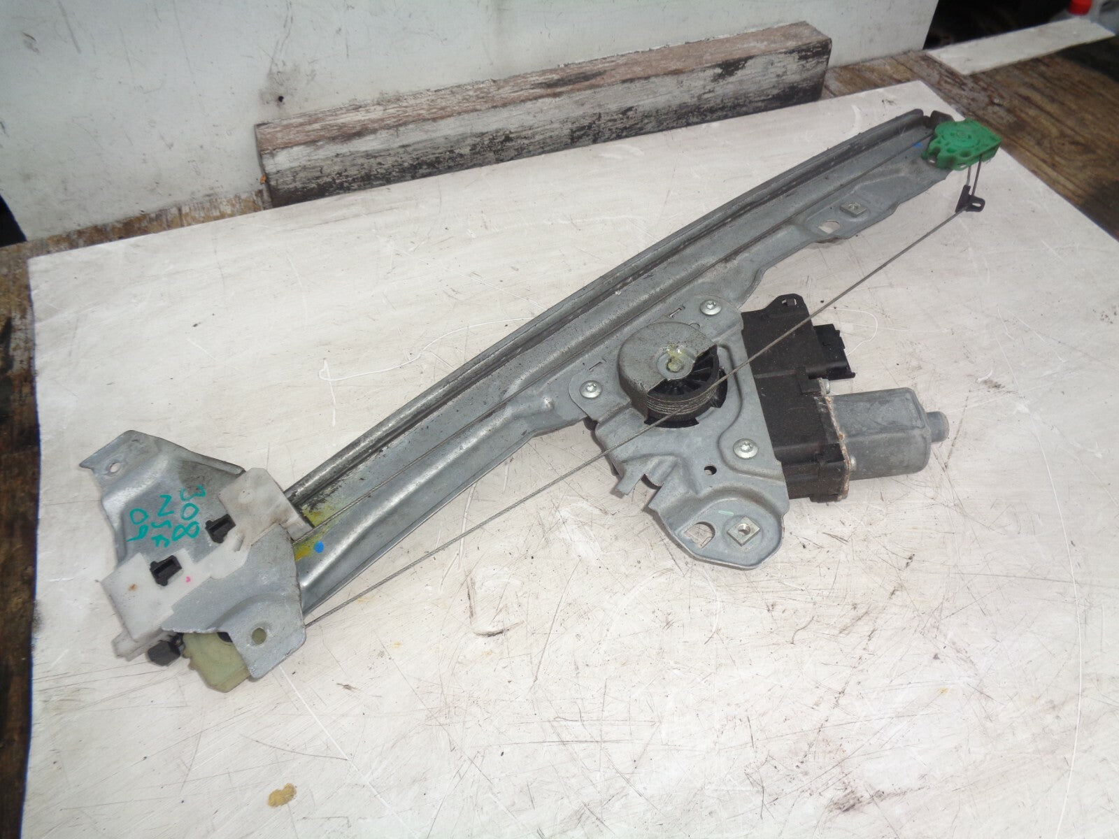PEUGEOT 308 2009 NSF PASSENGER SIDE FRONT WINDOW MOTOR REGULATOR 9657247680