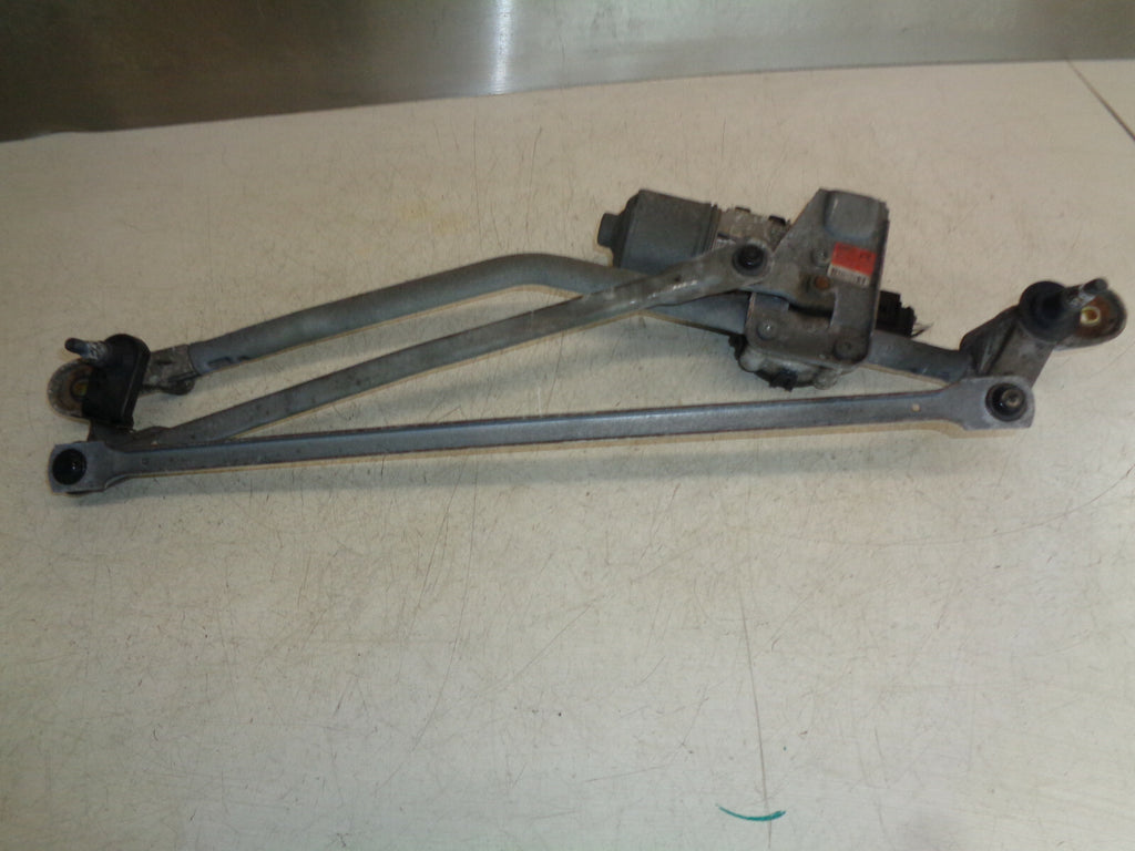 MAZDA 3 2006 FRONT WINDSCREEN WIPER MOTOR LINKAGE B32H6737X