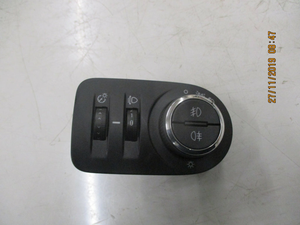 VAUXHALL CORSA E 2016 DASH HEADLIGHT FOG SPOT LIGHT CONTROL SWITCH 13470452