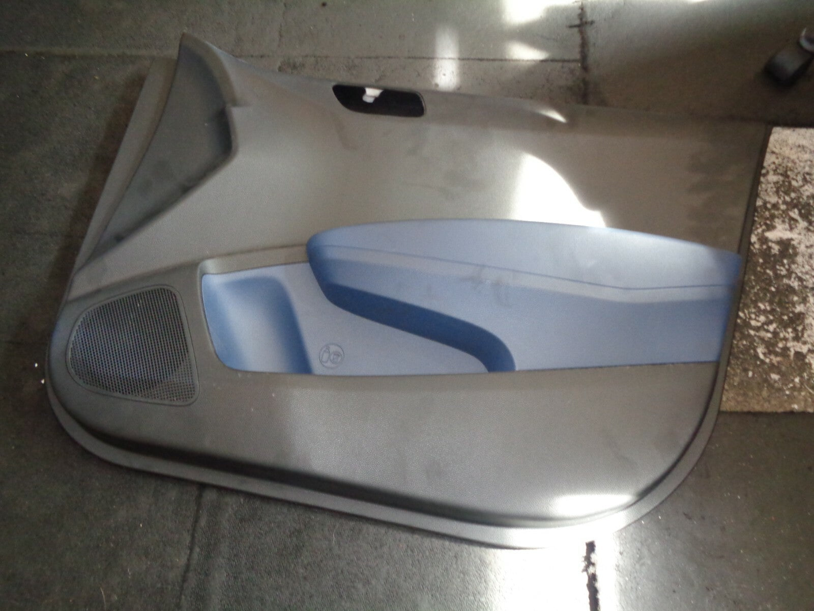 HYUNDAI i10 2016 MK2 OSF DRIVER SIDE FRONT DOORCARD  WITH WINDOW SWITCHES