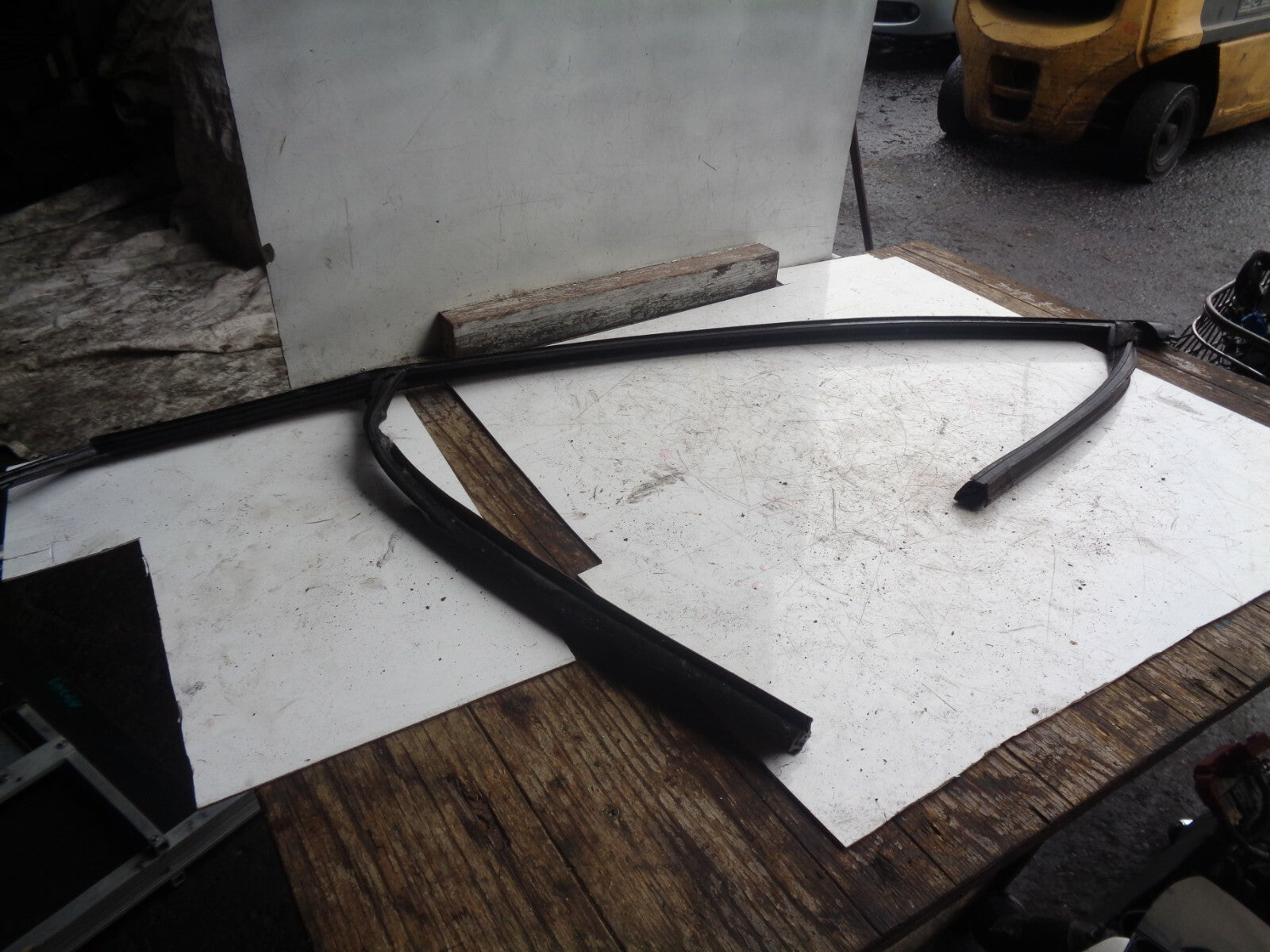 FORD MONDEO MK5 2016 OSF DRIVER SIDE FRONT WINDOW CHROME PANEL