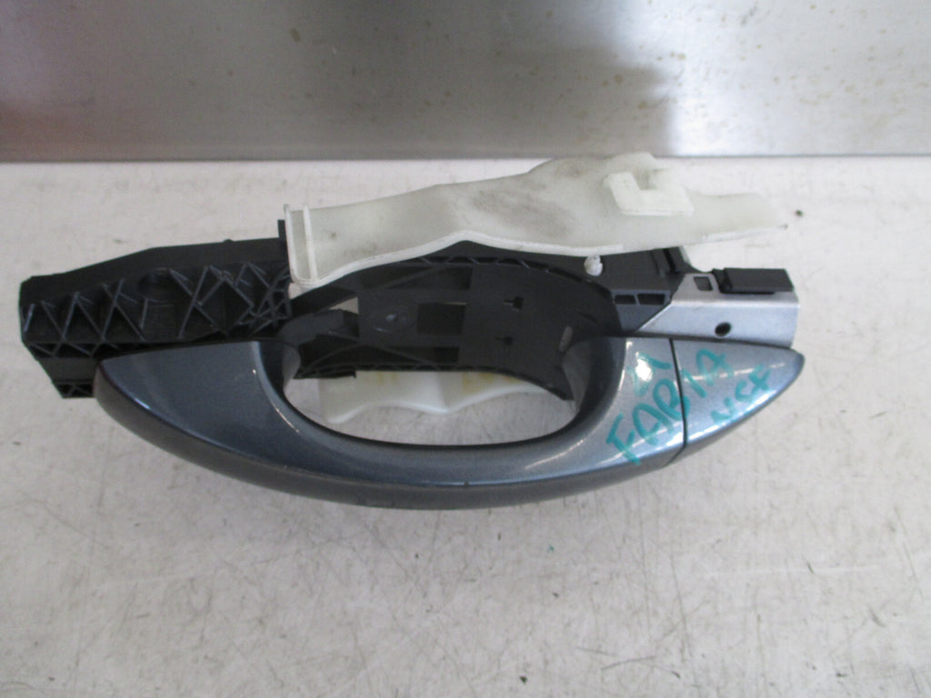 SKODA FABIA MK3 2021 NSF PASSENGER SIDE FRONT EXTERIOR DOOR HANDLE GREY