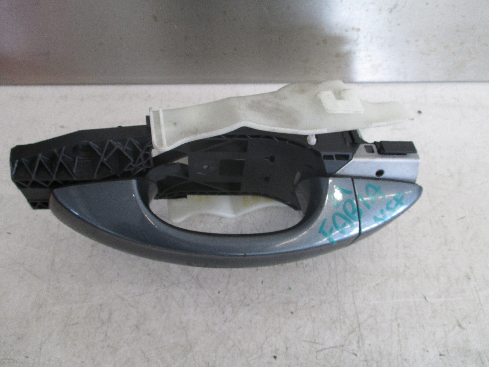 SKODA FABIA MK3 2021 NSF PASSENGER SIDE FRONT EXTERIOR DOOR HANDLE GREY