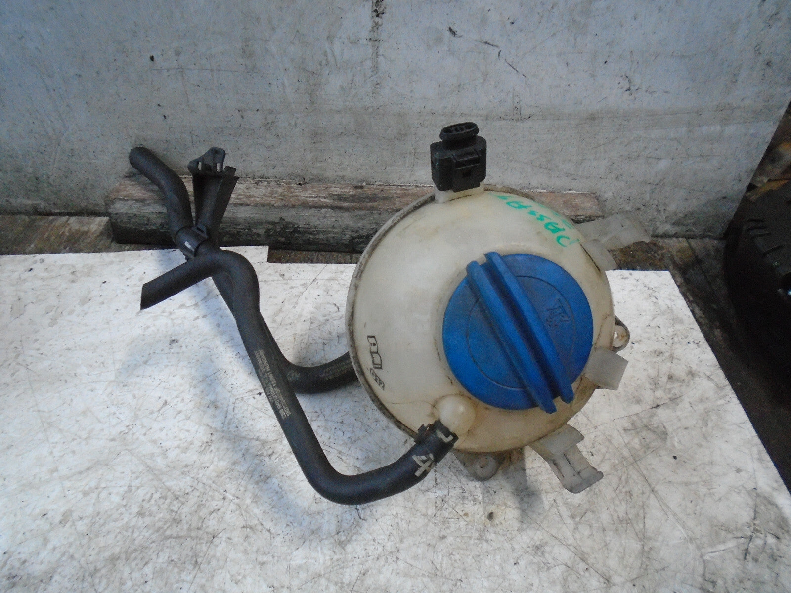 VW VOLKSWAGEN PASSAT 2014 B7 2.0 DIESEL COOLANT EXPANSION TANK
