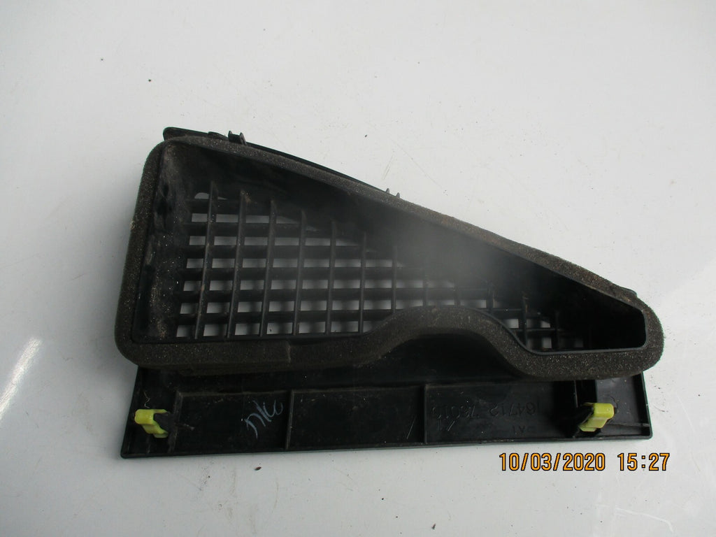 LEXUS CT 200h 2015 REAR PLASTIC VENT GRILL SIDE SEAT COVER TRIM 64712-76010