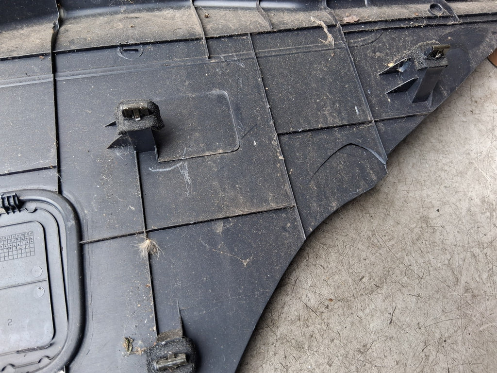 2005 HYUNDAI GETZ REAR TAILGATE BOOTLID TRIM PANEL 817501C010