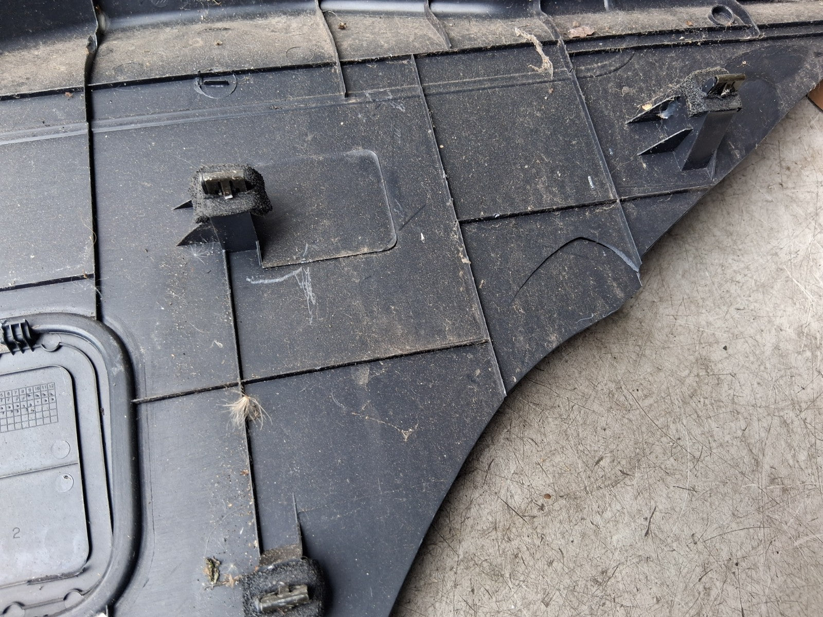 2005 HYUNDAI GETZ REAR TAILGATE BOOTLID TRIM PANEL 817501C010