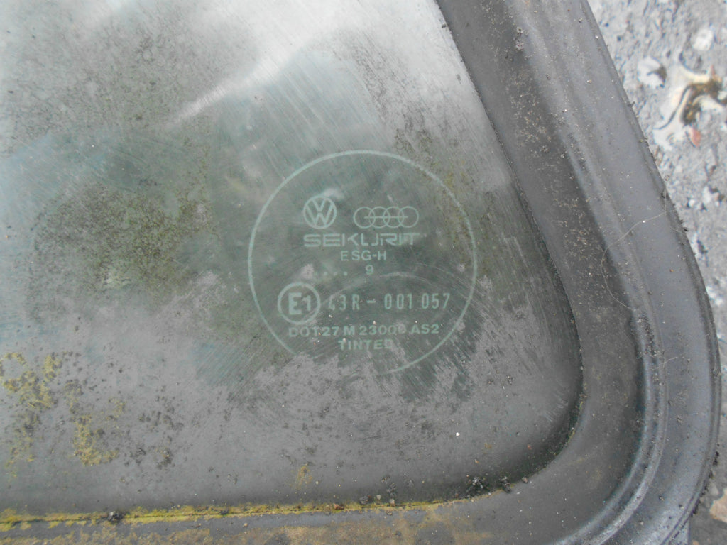 VOLKSWAGEN VW GOLF MK2 1992 5 DOOR NSR PASSENGER SIDE REAR 1/4 QUARTER GLASS