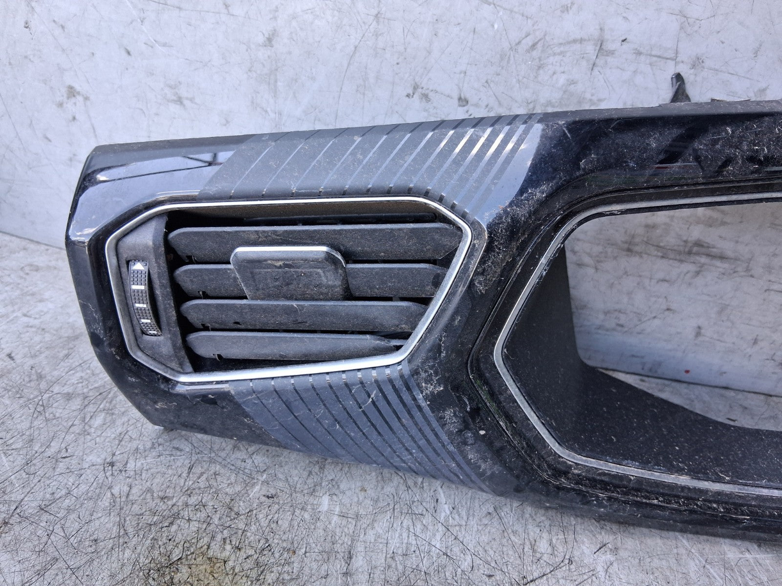 VW VOLKSWAGEN T CROSS 2023 OS DRIVER SIDE AIR VENT & SPEEDOMETER TRIM 2GN858418