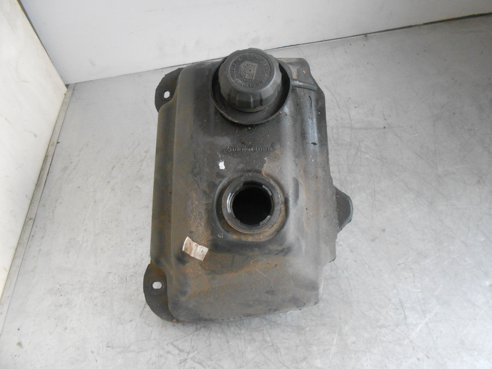 PEUGEOT LOOXOR 100 2001 100CC PLASTIC PETROL FUEL TANK & CAP 1174048200