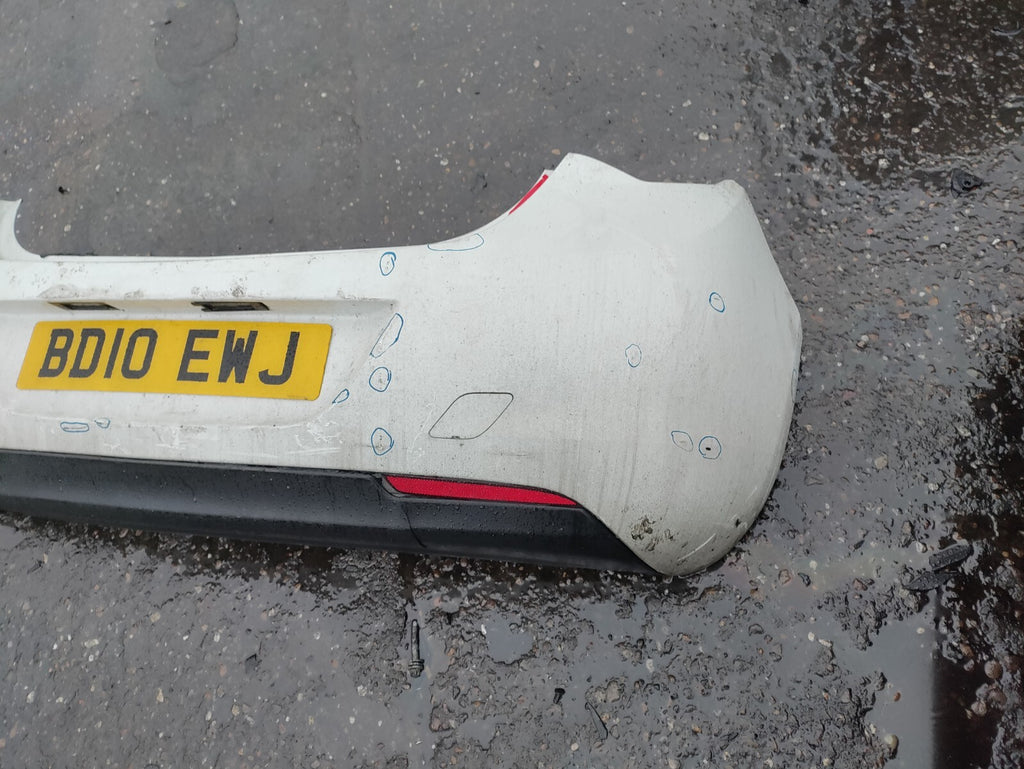 2010 VAUXHALL ASTRA J MK6 PRE FACELIFT REAR COMPLETE BUMPER SUMMIT WHITE ZGAZ