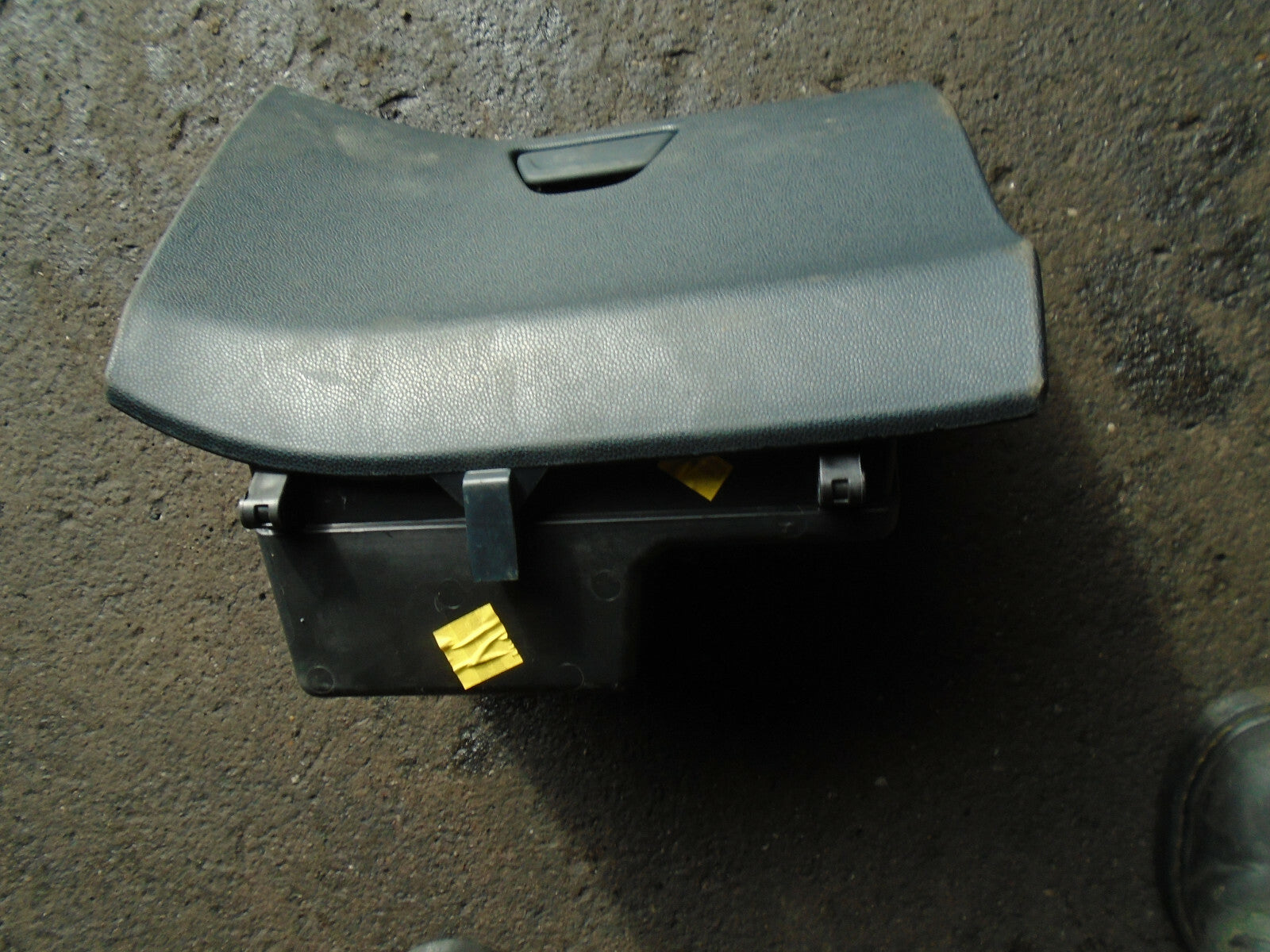 FORD FIESTA MK7 NS PASSENGER SIDE GLOVEBOX STORAGE COMPARTMENT 8A61A06010BJW